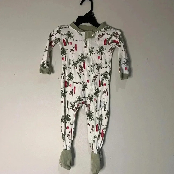 Burts Bees One Piece Zip Baby Christmas Pajamas Surf Deer, Size 6-9 Months - Picture 1 of 3